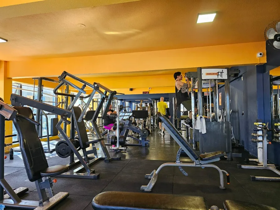 Sala de aparelhos da Academia Projeto Fit